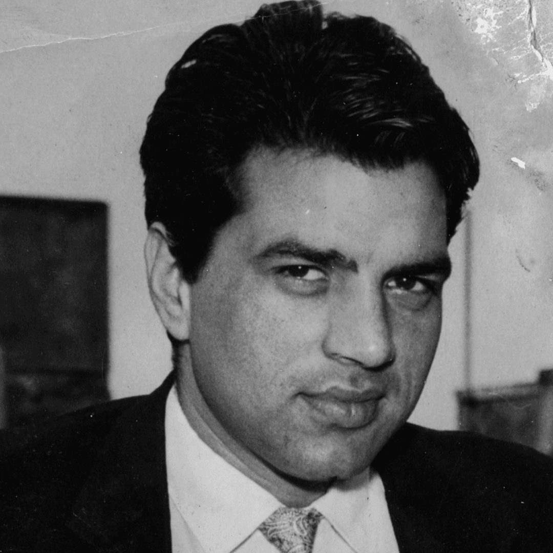 Our Bollywood’s He-Man Dharmendra Deol Passes Away at 89!